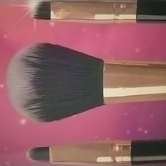 N.i.b Profusion cosmetics holiday set - Picture 4 of 7